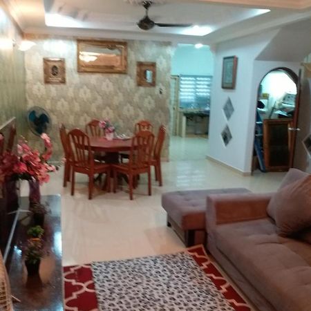 D' Homestay Bandar Baru Bangi Экстерьер фото